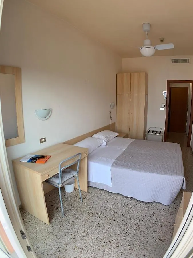 Hotel Sorriso Brenzone sul Garda Italien