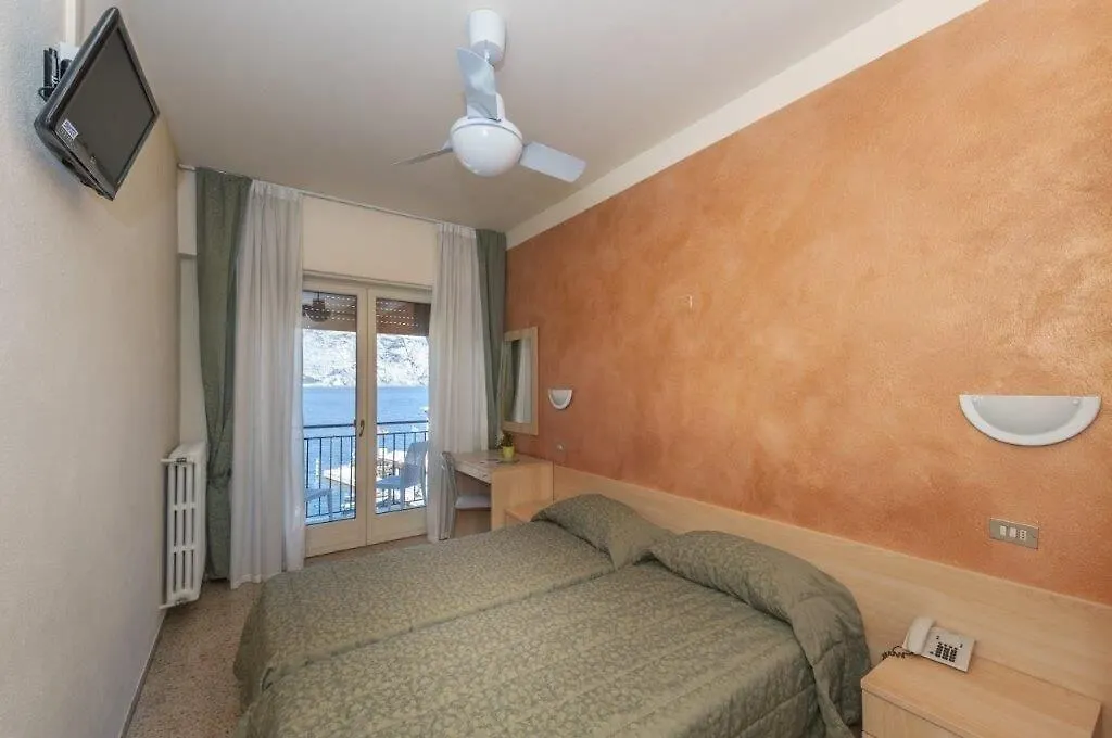 **  Hotel Sorriso Brenzone sul Garda Italien