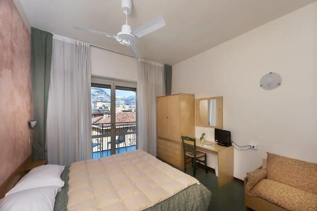 Hotel Sorriso Brenzone sul Garda 2*,  Italien