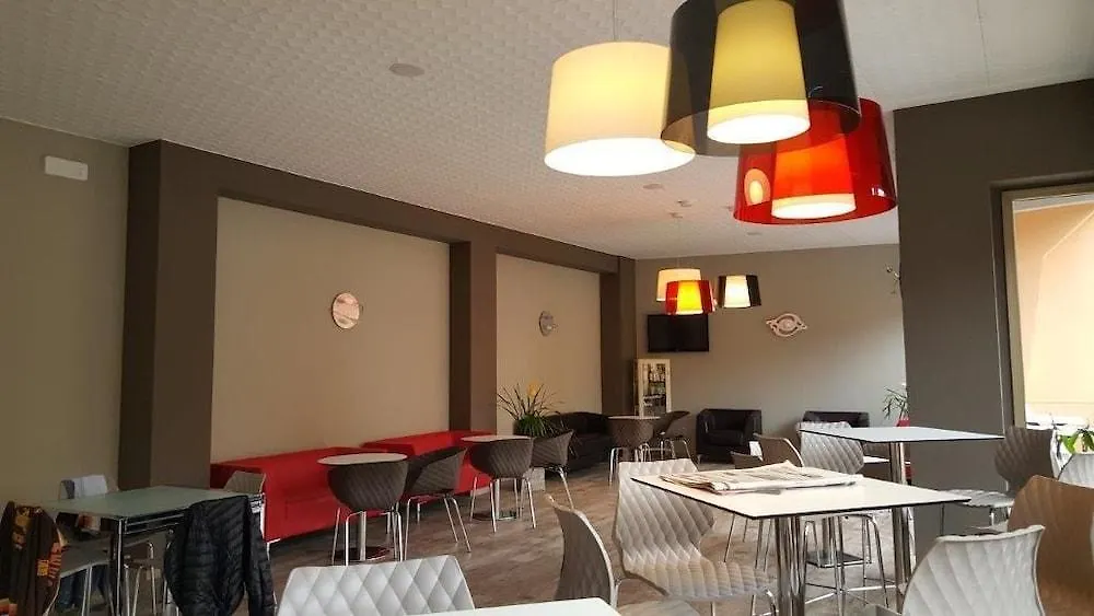 Hotel Sorriso Brenzone sul Garda Italien
