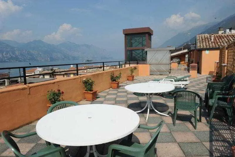 Hotel Sorriso Brenzone sul Garda 2*,