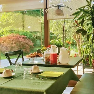 Rose Bed & Breakfast